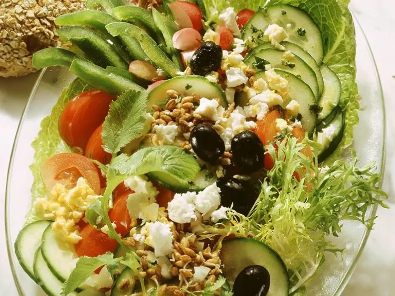 Griechischer Salat mit Feta
