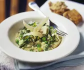 Risotto mit Spargel und Erbsen