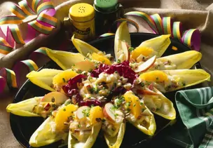 Chicoree mit fruchtigem Selleriesalat