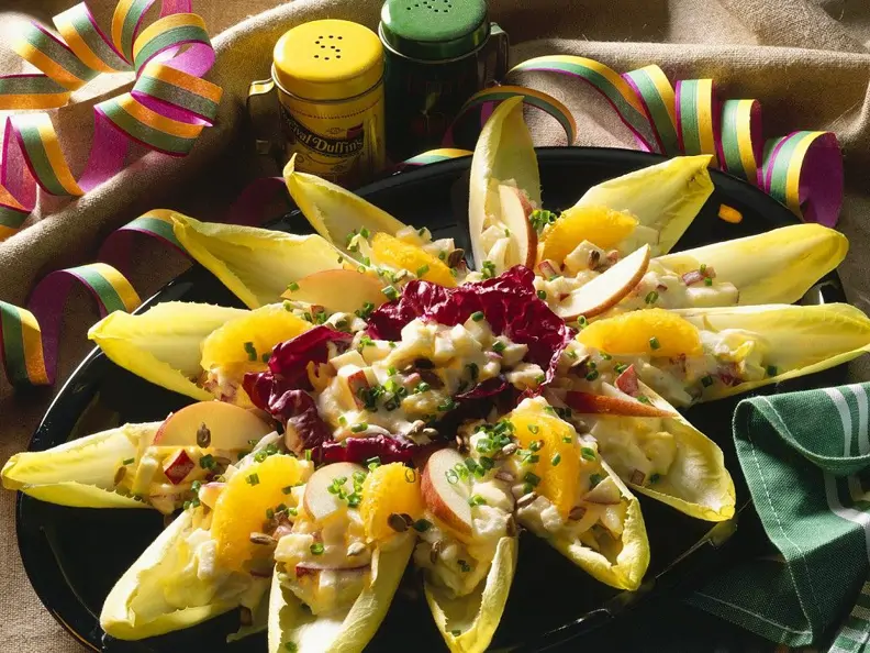 Chicoree mit fruchtigem Selleriesalat