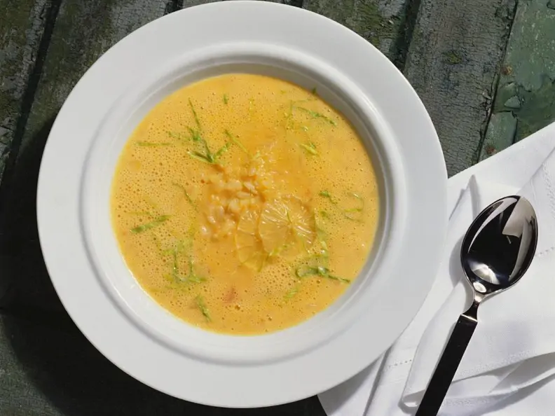 Fruchtige Fischsuppe
