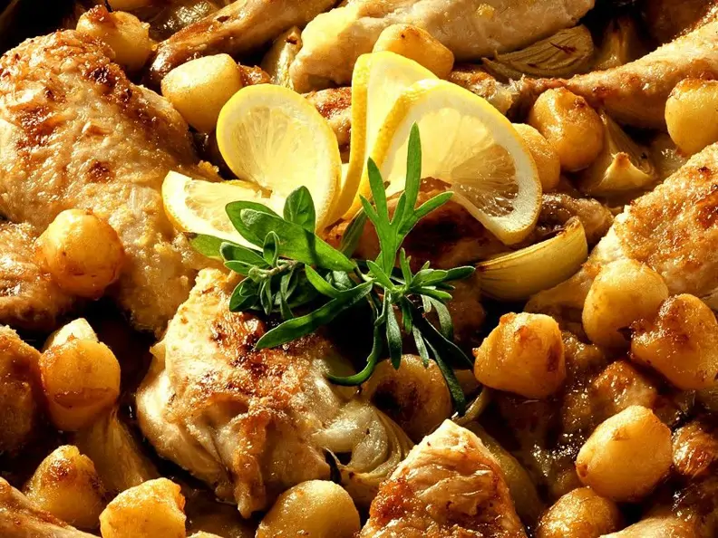 Poularde mit Zitronen aus dem Ofen