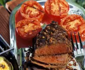 Rinderfilet mit Tomaten vom Grill