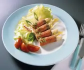 Spargel im Roastbeefmantel mit Salat