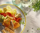 Hähnchen-Cordon Bleu mit Salat
