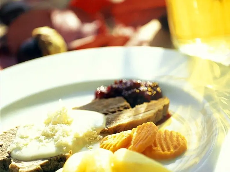 Suppenfleisch mit Gemüse