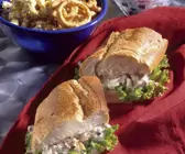 Baguette-Sandwich mit Thunfischcreme