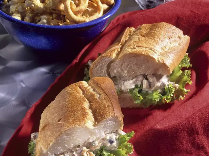 Baguette-Sandwich mit Thunfischcreme