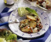 Bratkartoffelgratin mit Salat