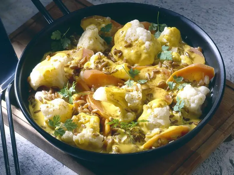 Blumenkohl und Möhren mit Currysauce