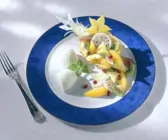 Limetteneis mit Früchten
