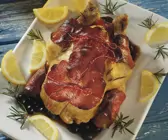Brathähnchen im Salamimantel