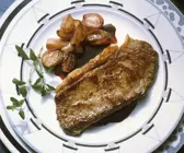 Steak mit Schalottensauce