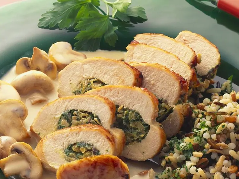 Hähnchenbrust mit Mangoldfüllung und Reis