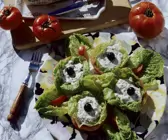Tomaten mit Salatfüllung