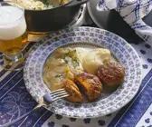 Frikadellen mit Gurken