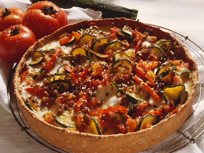 Hackfleischkuchen mit Gemüse