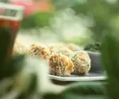 Lachs-Reiskugeln