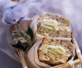 Gurken-Sandwich mit Ziegenkäse