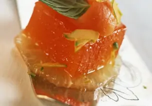 Orangengelee mit Grapefriut und Papaya
