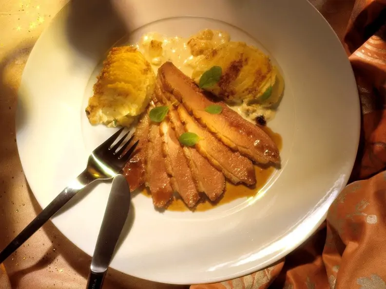 Gänsebrust mit gebackenen Äpfeln