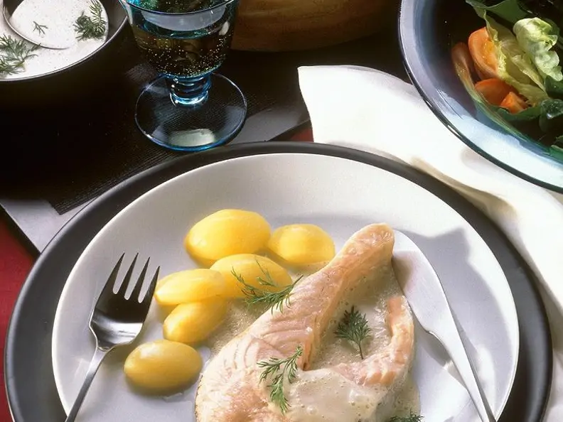 Lachskotelett mit Buttersauce