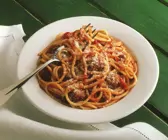 Pasta mit Fleischbällchen und Tomatensauce