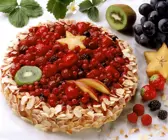Beeren-Vanille-Mandel-Torte