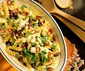 Nudelsalat mit Bohnen, Chili und Avocado