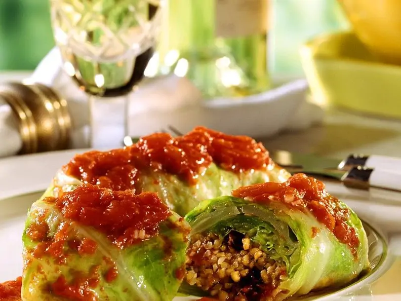 Kohlrouladen aus Weißkohl