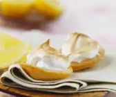 Zitronen-Meringue-Torteletts