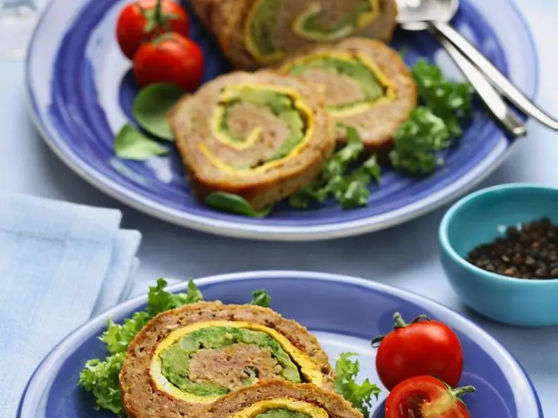 Hackbraten gefüllt mit Brokkoli und Ei