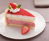 Erdbeertorte mit Joghurt-Basilikumcreme