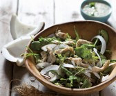 Hähnchensalat mit Kresse und Kokos