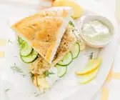 Fladenbrot mit Zander und Zaziki