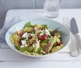 Salat mit Hirse, Schafskäse und Feigen