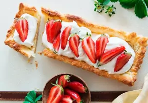 Erdbeer-Blätterteig-Tarte