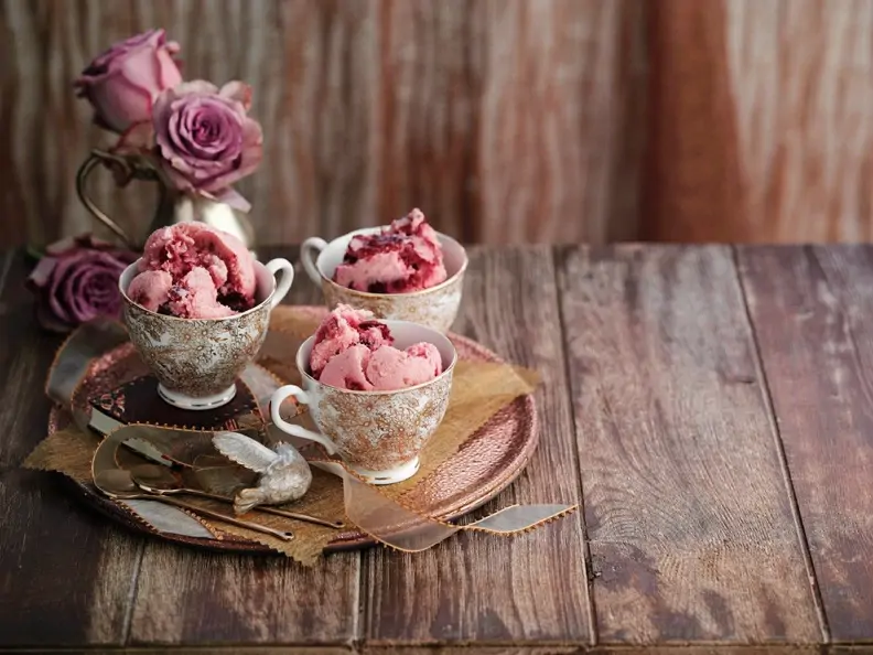 Kirsch-Eiscreme