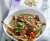 Tajine mit Hähnchen, Zimt, Aprikosen und Mandeln