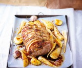 Schweinebraten mit Wurzelgemüse und Birnen