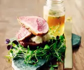 Entenbrust mit Gemüse und Honig