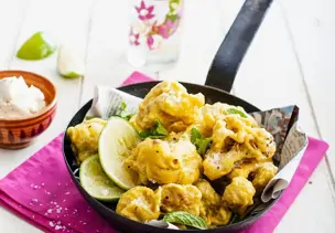 Blumenkohl-Pakoras mit Minze und Limette