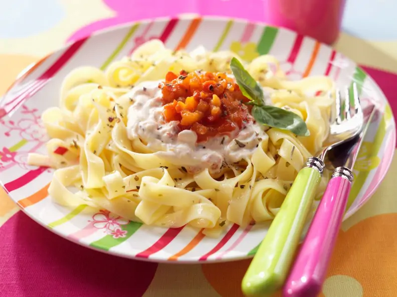 Tagliatelle mit Paprikasauce
