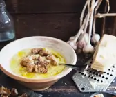 Knoblauchsuppe mit Croutons