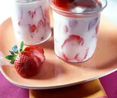 Joghurtcreme mit Erdbeeren