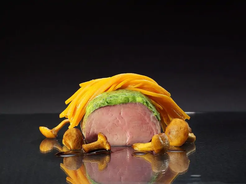 Kalbsbraten mit Kressehaube und Möhren