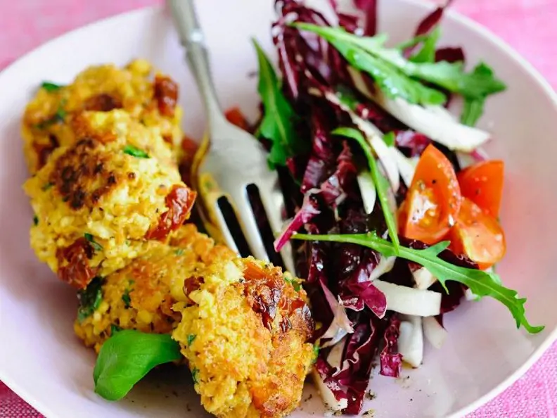 Tofupflanzerl mit Radicchio-Rucola-Salat