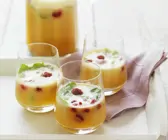 Ananaspunsch mit Minze