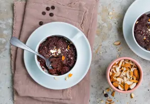 Schoko-Tassenkuchen mit Mandeln