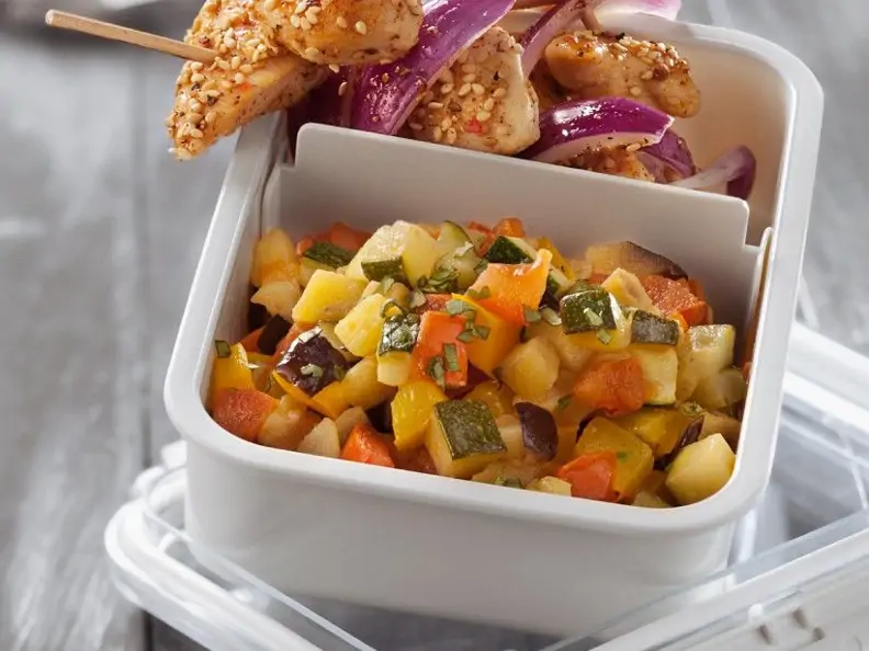 Spieße mit Hähnchen und Ratatouille